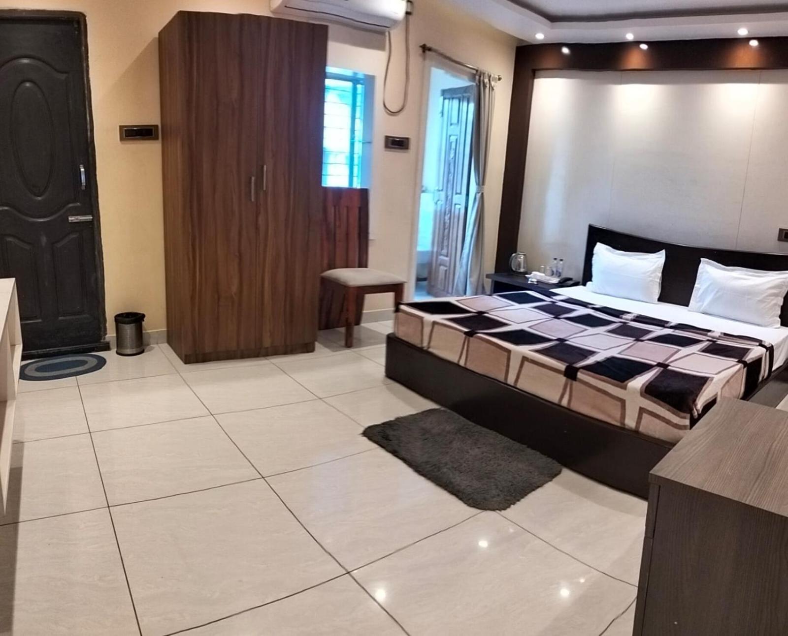 Trisplanet Otel Kalyani Dış mekan fotoğraf