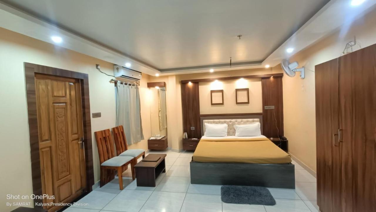 Trisplanet Otel Kalyani Dış mekan fotoğraf