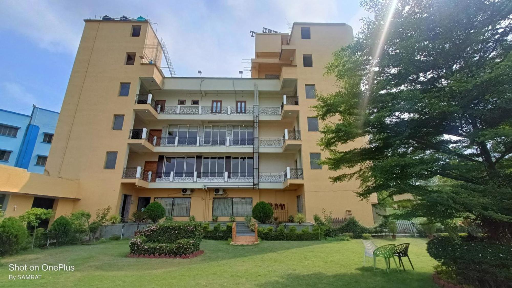 Trisplanet Otel Kalyani Dış mekan fotoğraf